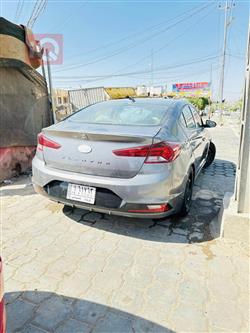 هیوندای ئەلەنترا